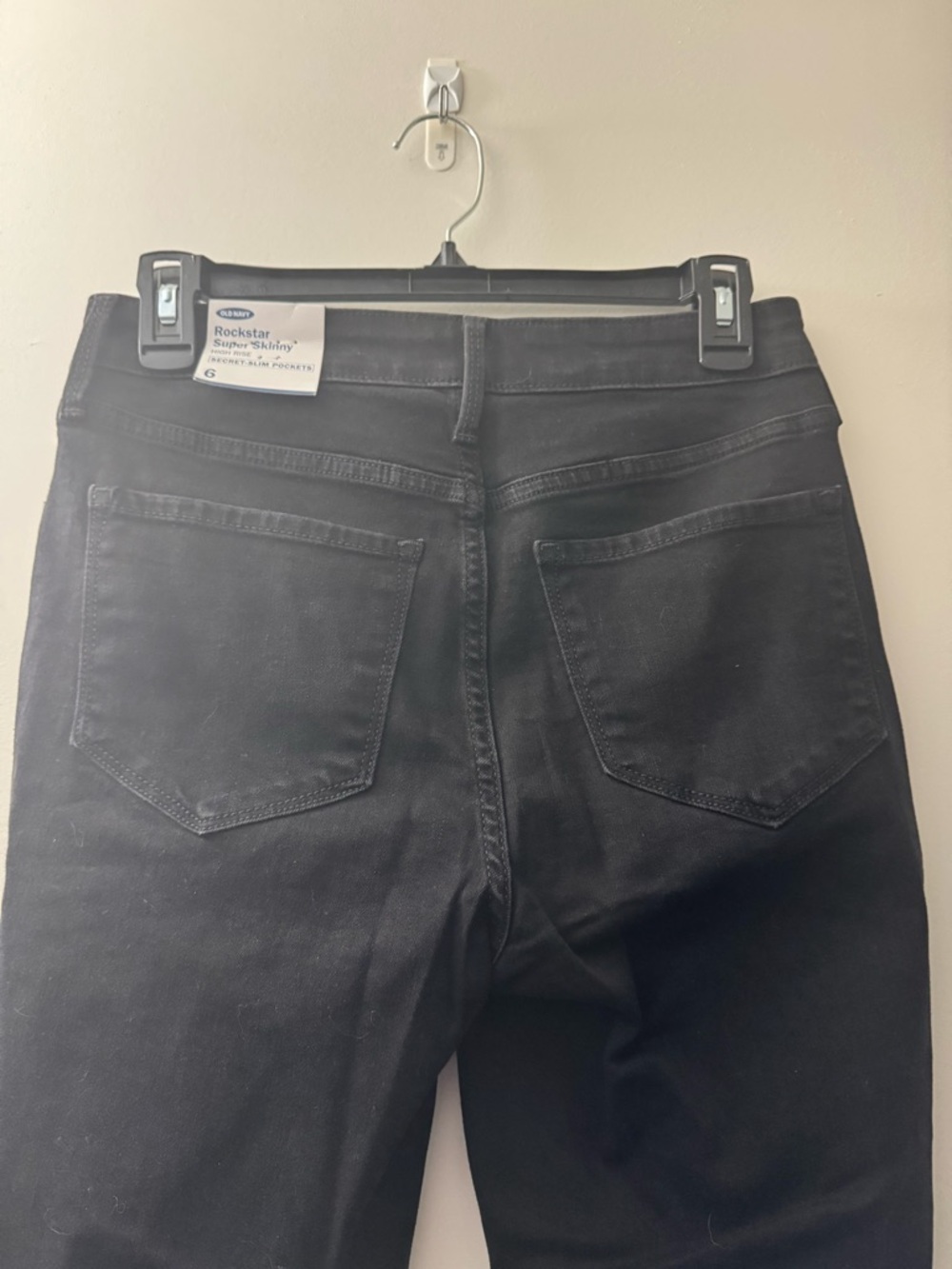 Old Navy Black Rockstar Super Skinny Jeans - Picture 9 of 10